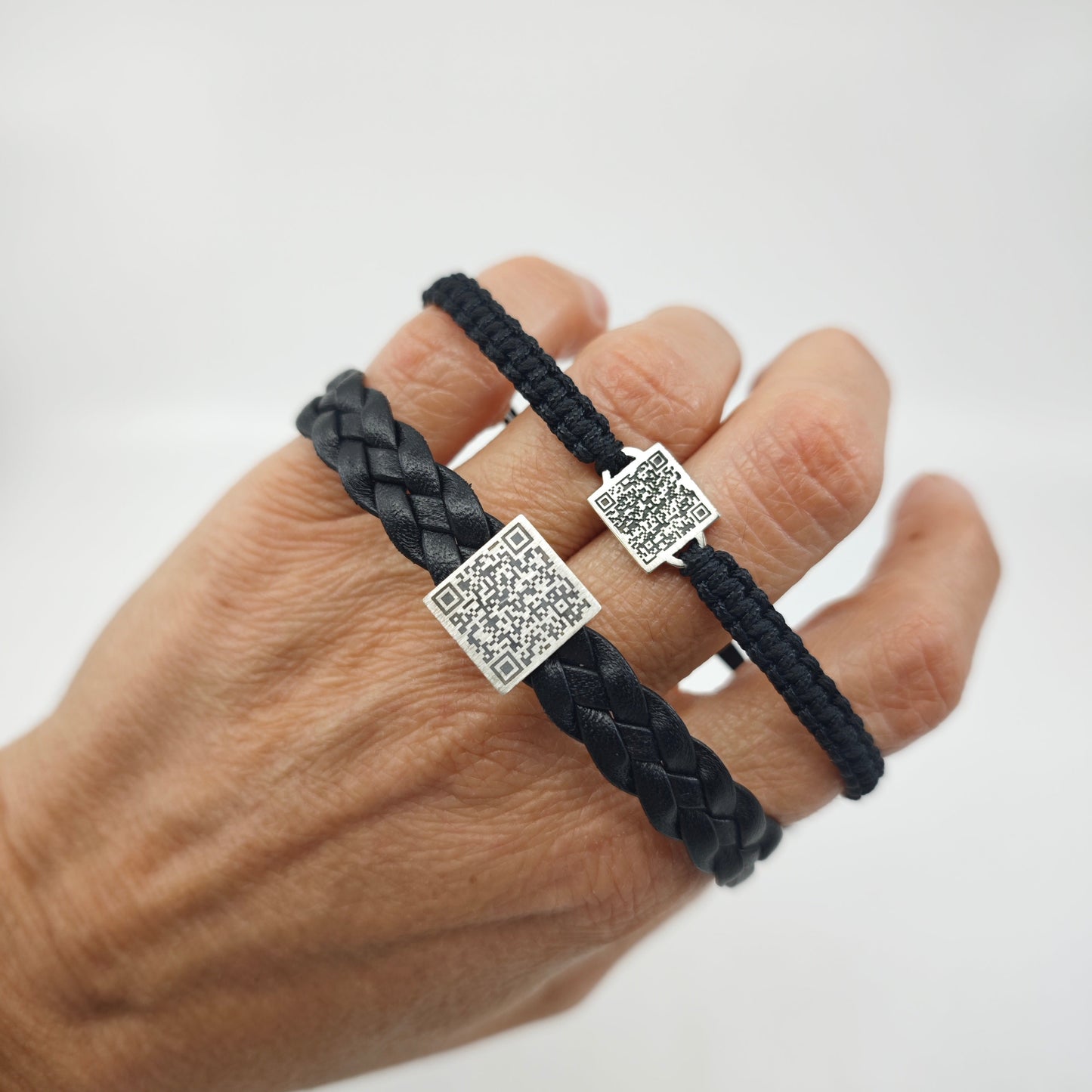 Pulsera Nexe piel negra