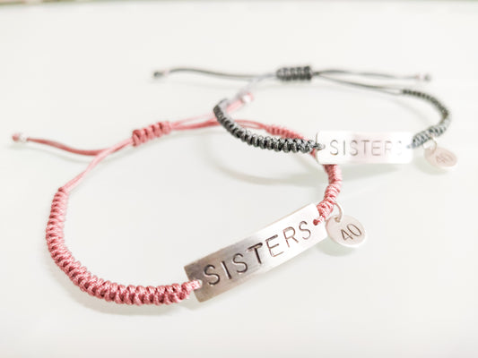 Pulsera SISTERS personalizable.